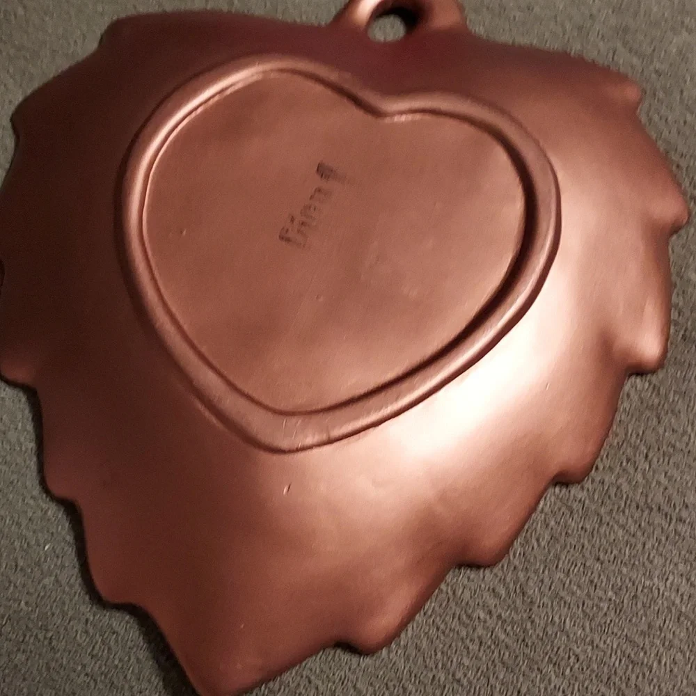 Nwot Pier One Imports 1 Leave shaped display tray.